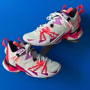 NIKE JORDAN WHY NOT ZERO.3 SE (GS) SAIL/BLCK-SPRUCE AURA [CN8107 101] US SZ 5Y